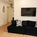 Center 1, Apartman *